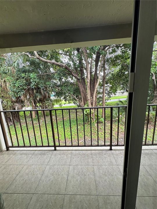 For Rent: $2,200 (2 beds, 2 baths, 1113 Square Feet)