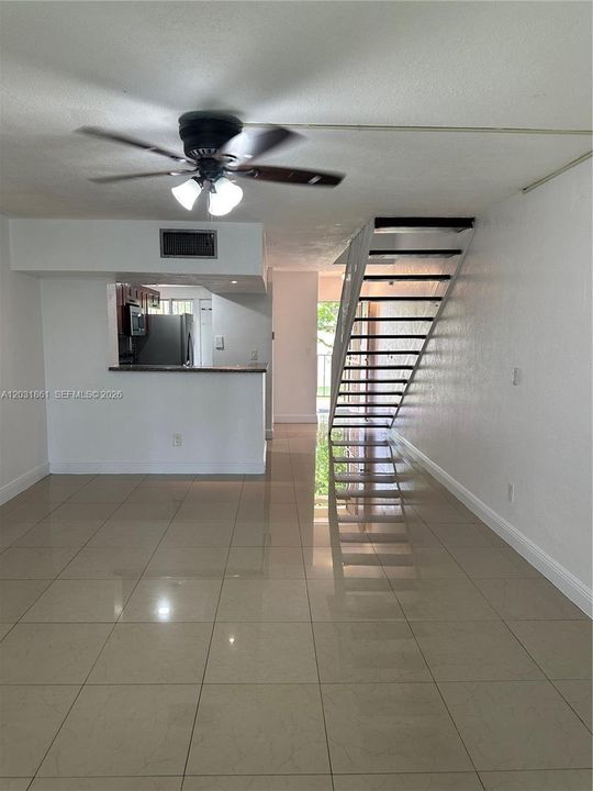 For Rent: $2,200 (2 beds, 2 baths, 1113 Square Feet)