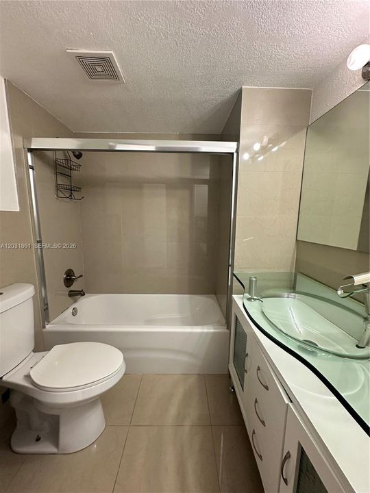 For Rent: $2,200 (2 beds, 2 baths, 1113 Square Feet)