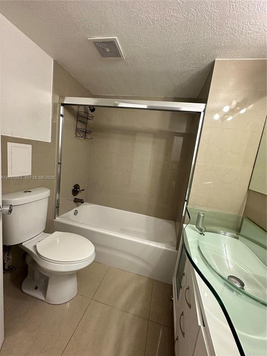 For Rent: $2,200 (2 beds, 2 baths, 1113 Square Feet)
