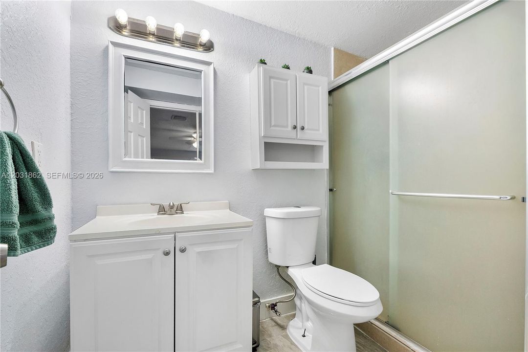 For Sale: $585,000 (3 beds, 3 baths, 784 Square Feet)