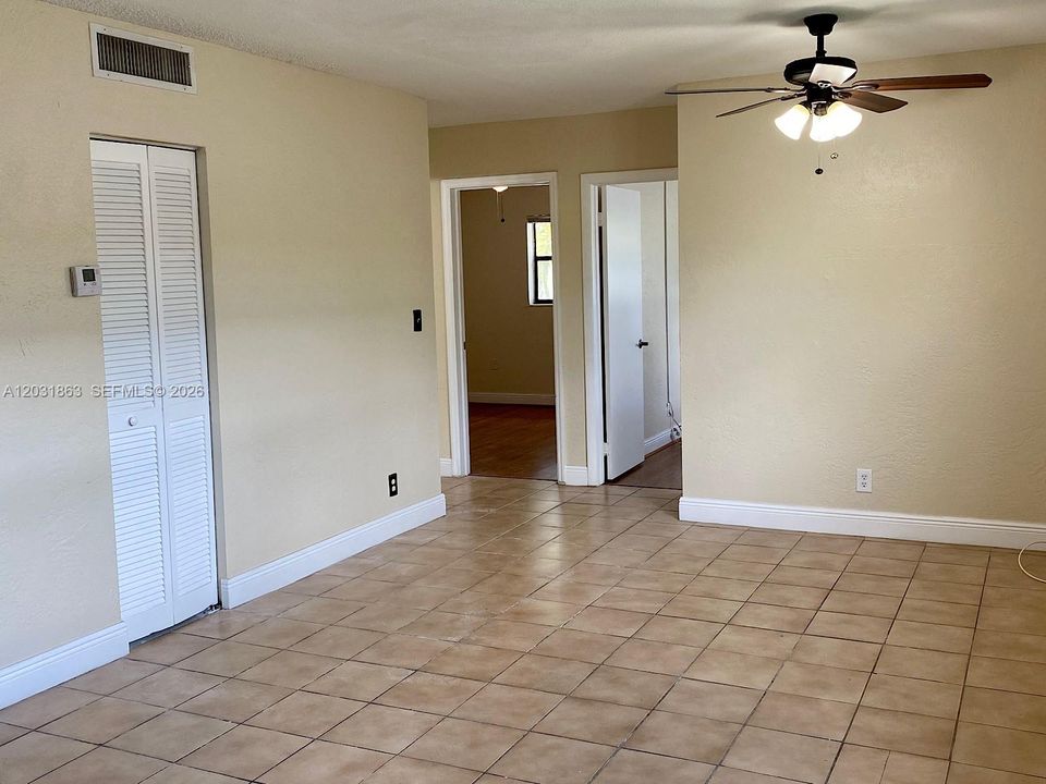 For Rent: $1,875 (2 beds, 1 baths, 750 Square Feet)