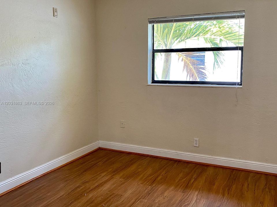 For Rent: $1,875 (2 beds, 1 baths, 750 Square Feet)