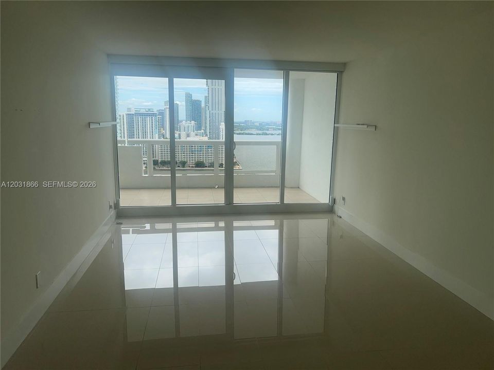 For Rent: $3,300 (1 beds, 1 baths, 1048 Square Feet)