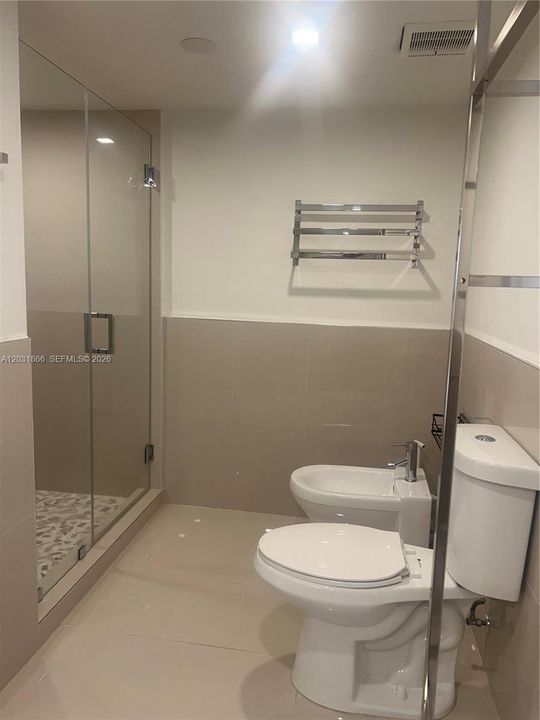 For Rent: $3,300 (1 beds, 1 baths, 1048 Square Feet)