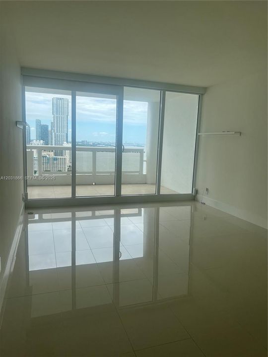 For Rent: $3,300 (1 beds, 1 baths, 1048 Square Feet)