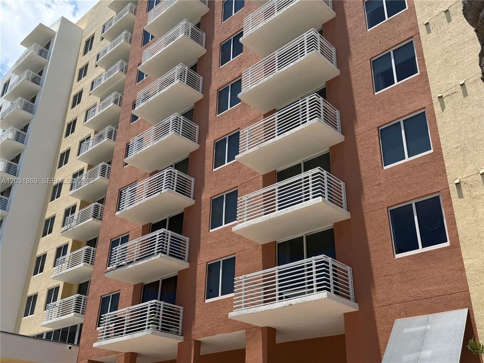 На продажу: $449,999 (2 спален, 2 ванн, 1081 Квадратных фут)
