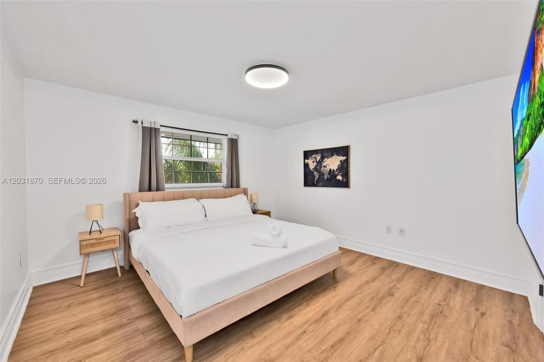 For Sale: $3,690,000 (5 beds, 4 baths, 3814 Square Feet)