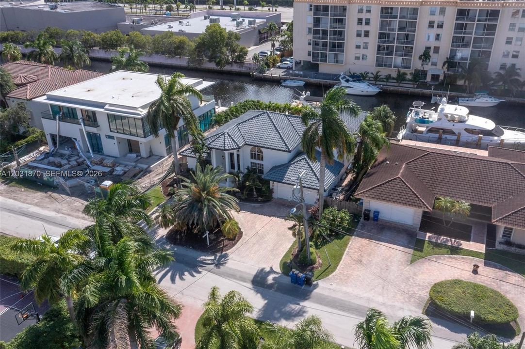 For Sale: $3,690,000 (5 beds, 4 baths, 3814 Square Feet)