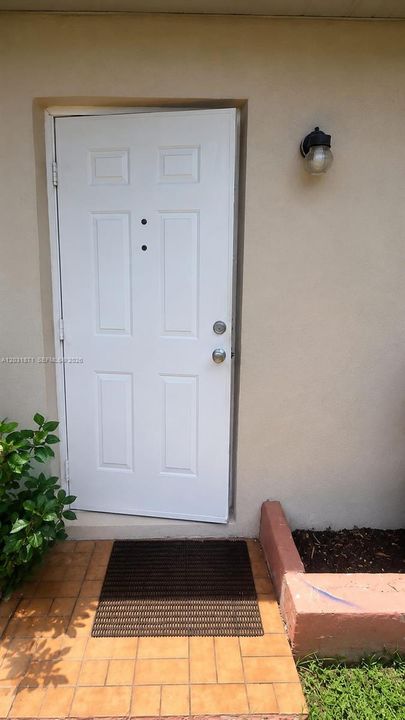 For Rent: $1,850 (1 beds, 1 baths, 1000 Square Feet)