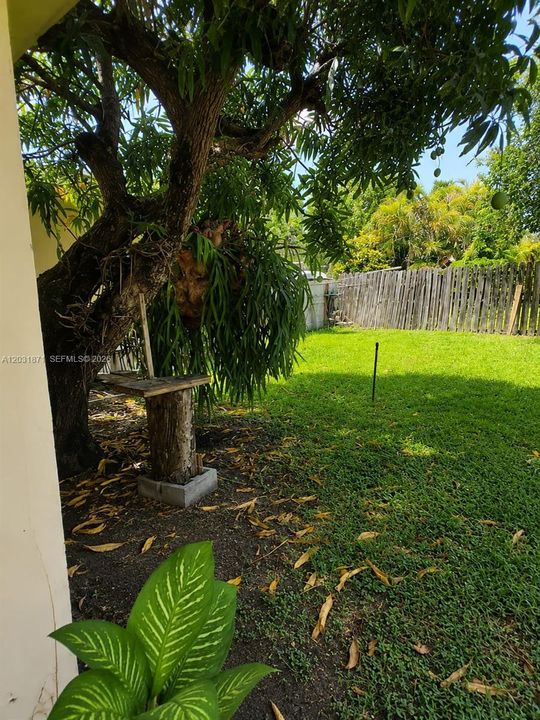 For Rent: $1,850 (1 beds, 1 baths, 1000 Square Feet)