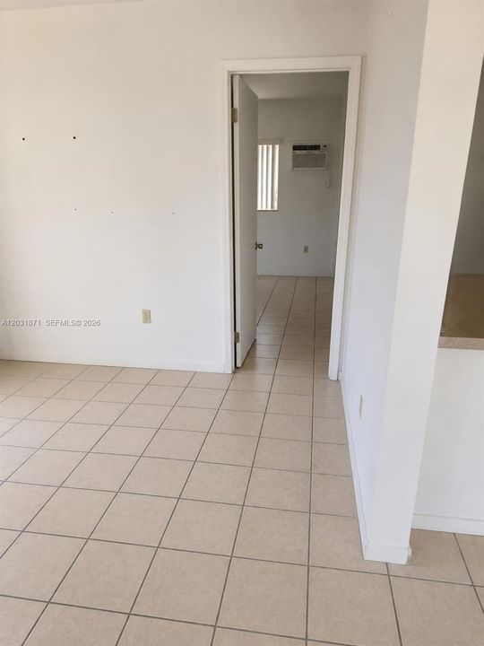For Rent: $1,850 (1 beds, 1 baths, 1000 Square Feet)