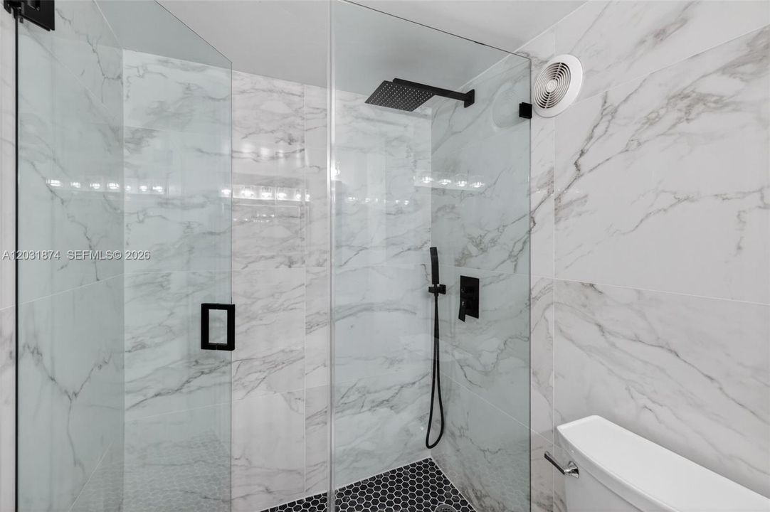 For Sale: $395,500 (3 beds, 2 baths, 1330 Square Feet)