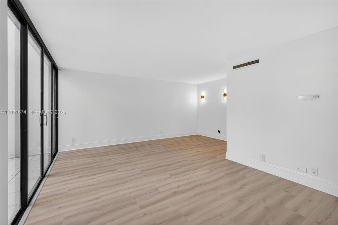 For Sale: $395,500 (3 beds, 2 baths, 1330 Square Feet)