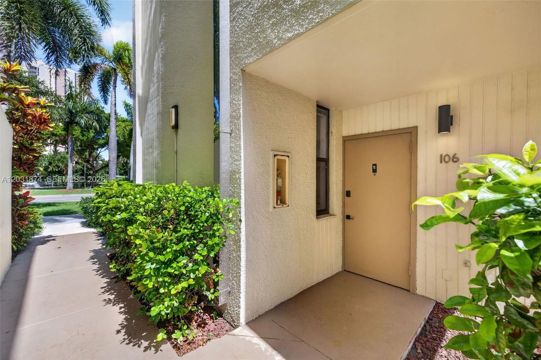 For Sale: $395,500 (3 beds, 2 baths, 1330 Square Feet)