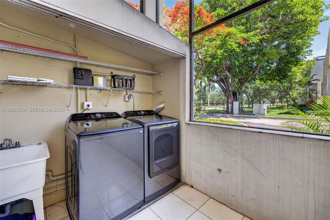 For Sale: $395,500 (3 beds, 2 baths, 1330 Square Feet)