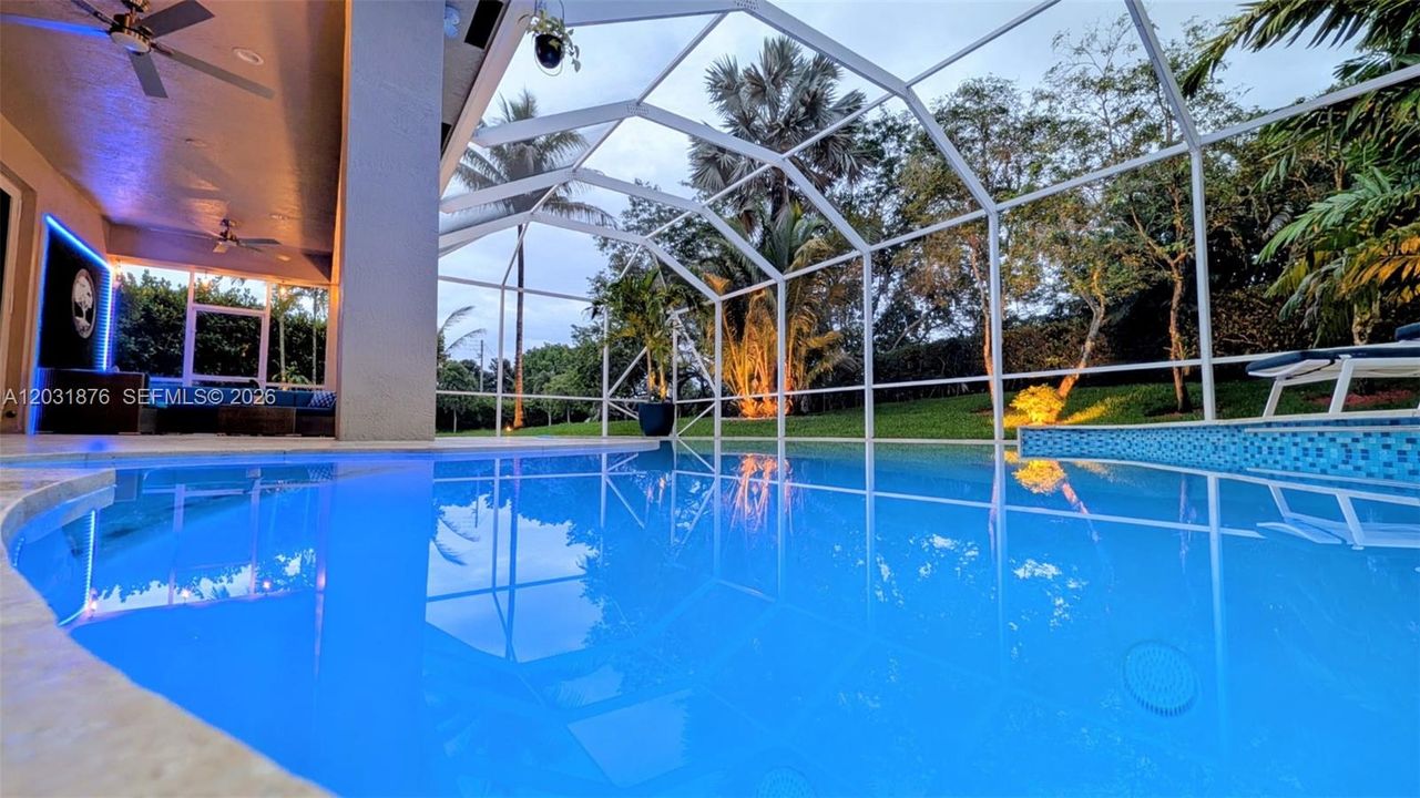 На продажу: $1,099,000 (5 спален, 4 ванн, 3688 Квадратных фут)