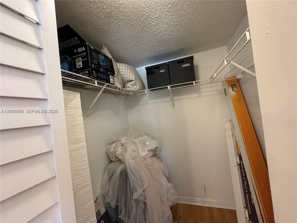 For Rent: $2,250 (2 beds, 2 baths, 963 Square Feet)