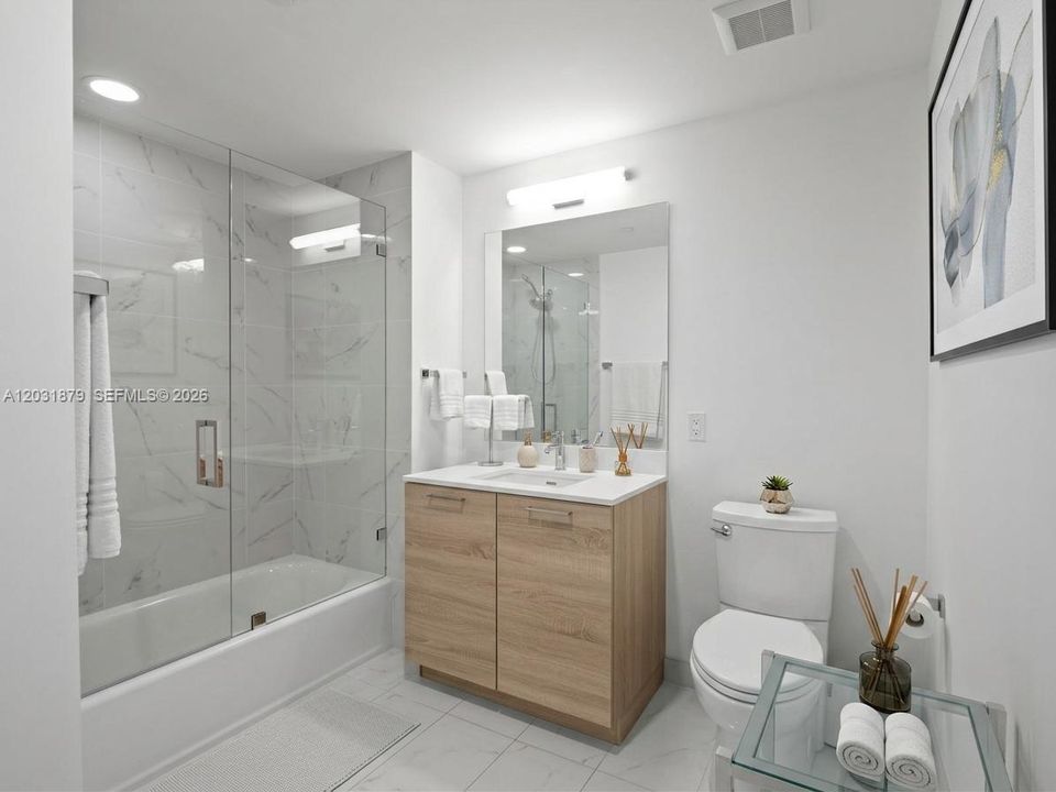 For Sale: $990,000 (3 beds, 3 baths, 1556 Square Feet)