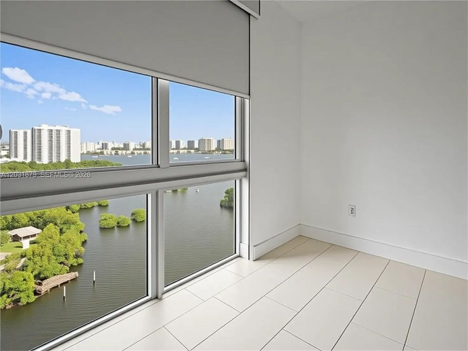 For Sale: $990,000 (3 beds, 3 baths, 1556 Square Feet)