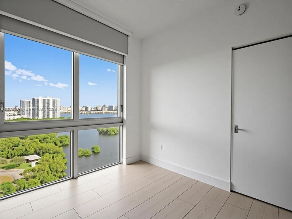 For Sale: $990,000 (3 beds, 3 baths, 1556 Square Feet)