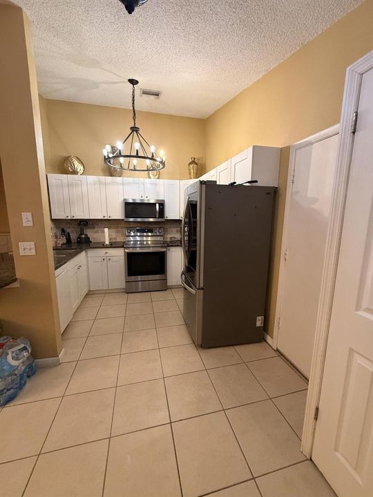Pic 23 Kitchen 2
