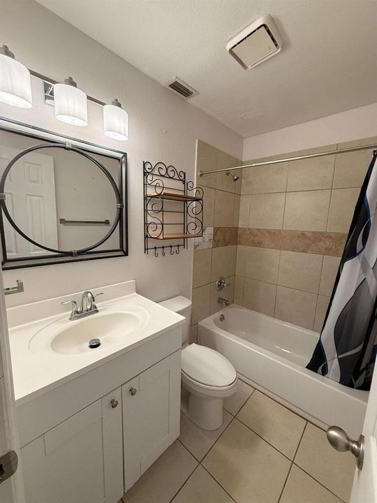 Pic 12 Guest Bathroom