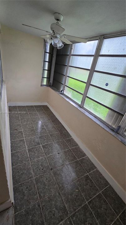 For Rent: $2,400 (2 beds, 2 baths, 1116 Square Feet)