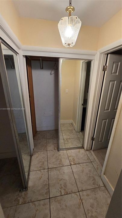 For Rent: $2,400 (2 beds, 2 baths, 1116 Square Feet)