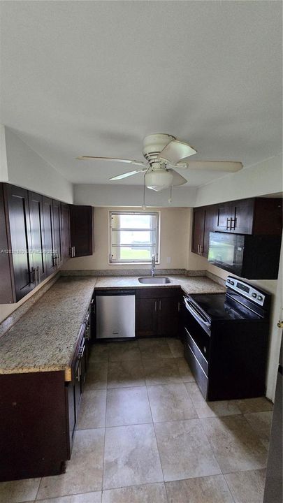 For Rent: $2,400 (2 beds, 2 baths, 1116 Square Feet)