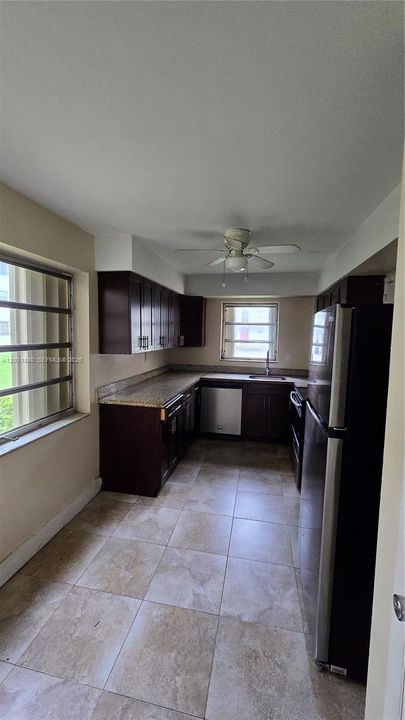 For Rent: $2,400 (2 beds, 2 baths, 1116 Square Feet)