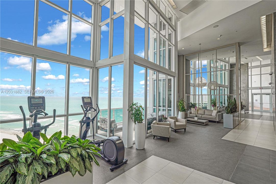 For Sale: $920,000 (1 beds, 1 baths, 992 Square Feet)