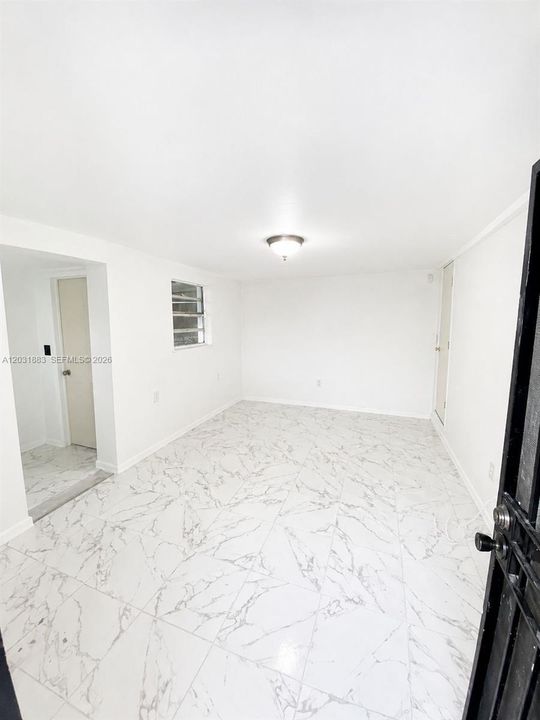En Renta: $1,400 (0 camas, 1 baños, 1416 Pies cuadrados)