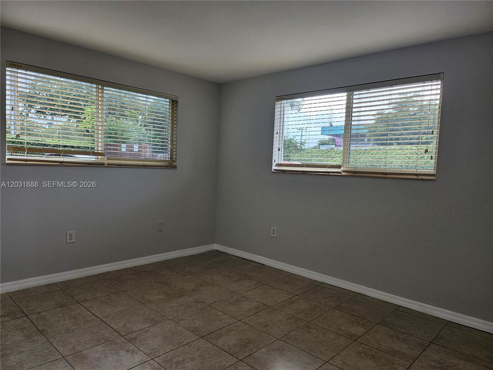 For Rent: $2,200 (2 beds, 2 baths, 805 Square Feet)