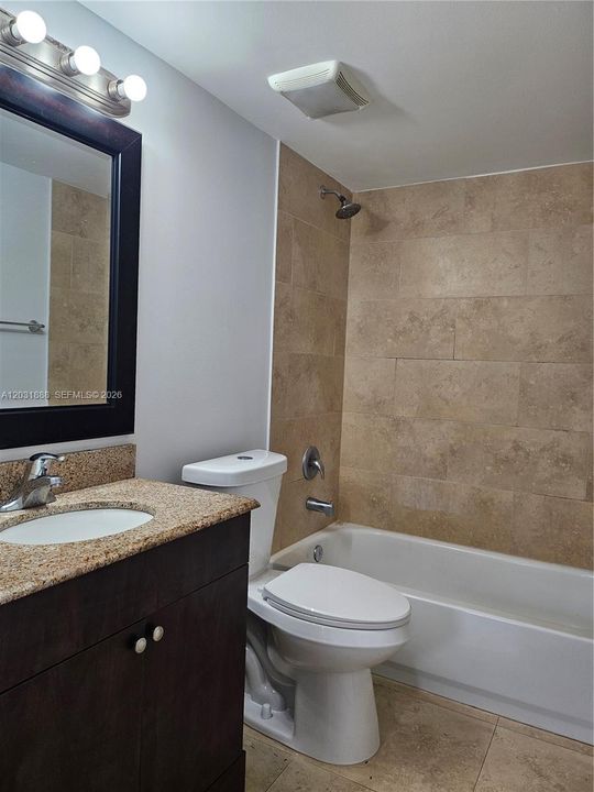For Rent: $2,200 (2 beds, 2 baths, 805 Square Feet)