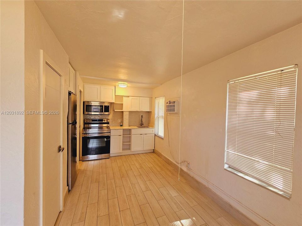 For Rent: $1,350 (0 beds, 1 baths, 500 Square Feet)