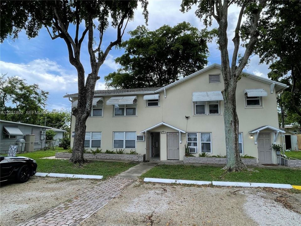 For Rent: $1,350 (0 beds, 1 baths, 500 Square Feet)