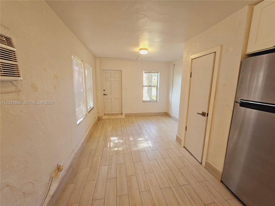 For Rent: $1,350 (0 beds, 1 baths, 500 Square Feet)