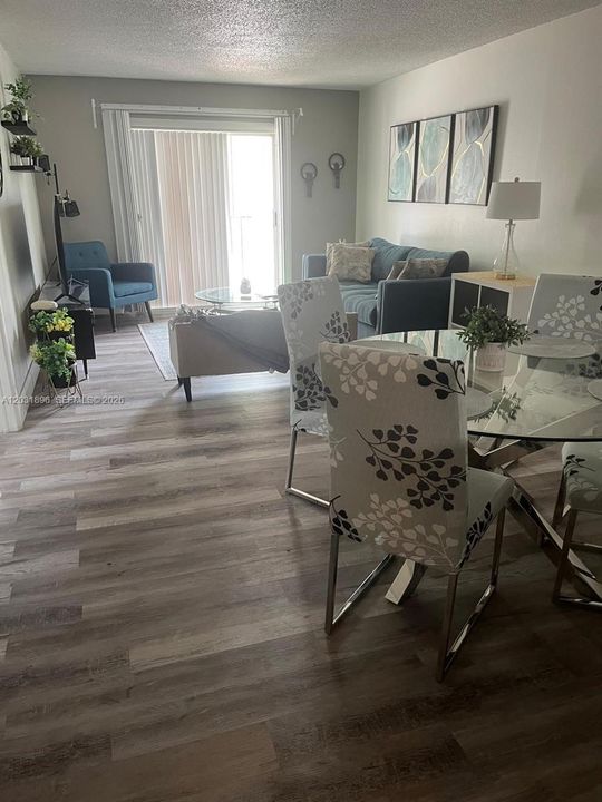 For Rent: $3,500 (2 beds, 2 baths, 920 Square Feet)