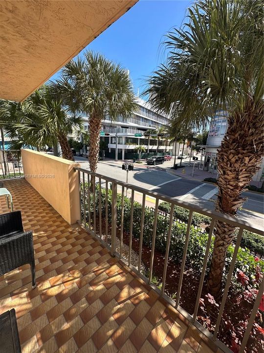 For Rent: $3,500 (2 beds, 2 baths, 920 Square Feet)