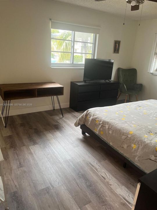 For Rent: $3,500 (2 beds, 2 baths, 920 Square Feet)