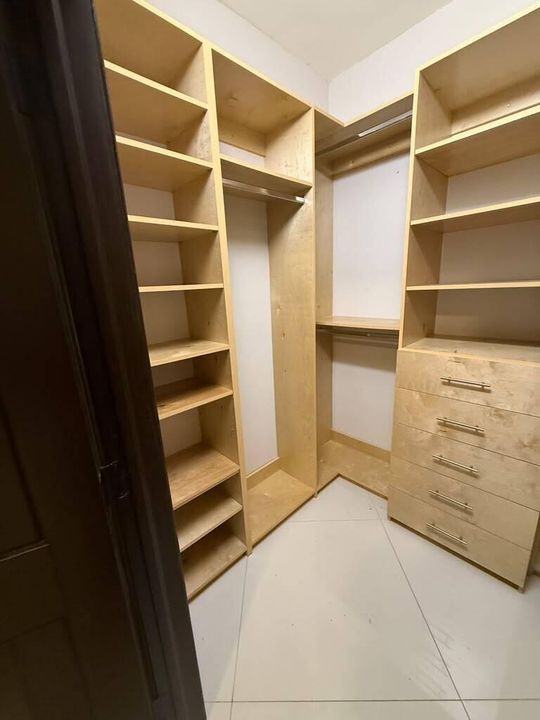 bed closet 1