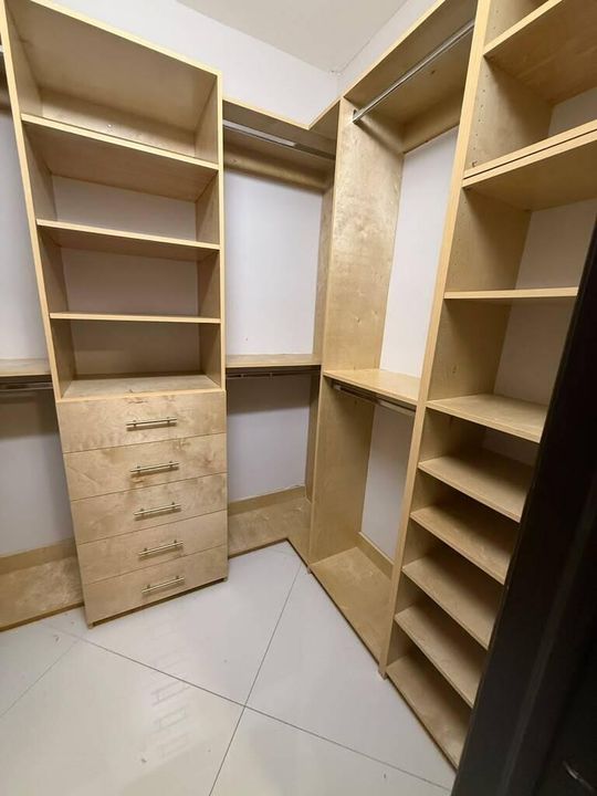 bed closet 3
