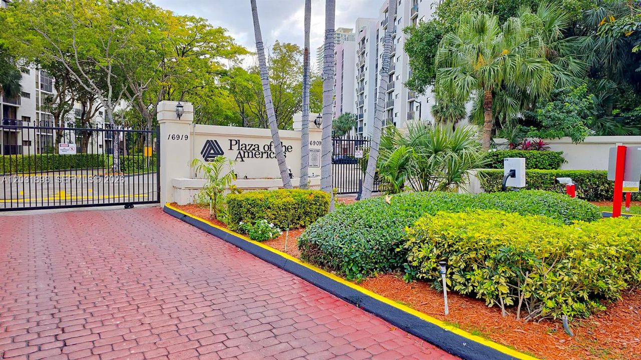 For Rent: $1,850 (1 beds, 1 baths, 640 Square Feet)