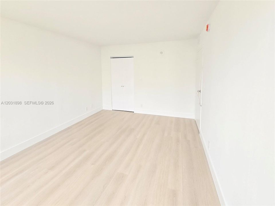For Rent: $1,850 (1 beds, 1 baths, 640 Square Feet)