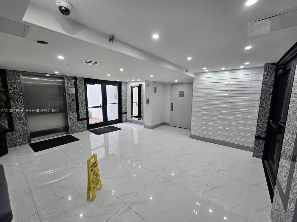 For Rent: $1,850 (1 beds, 1 baths, 640 Square Feet)