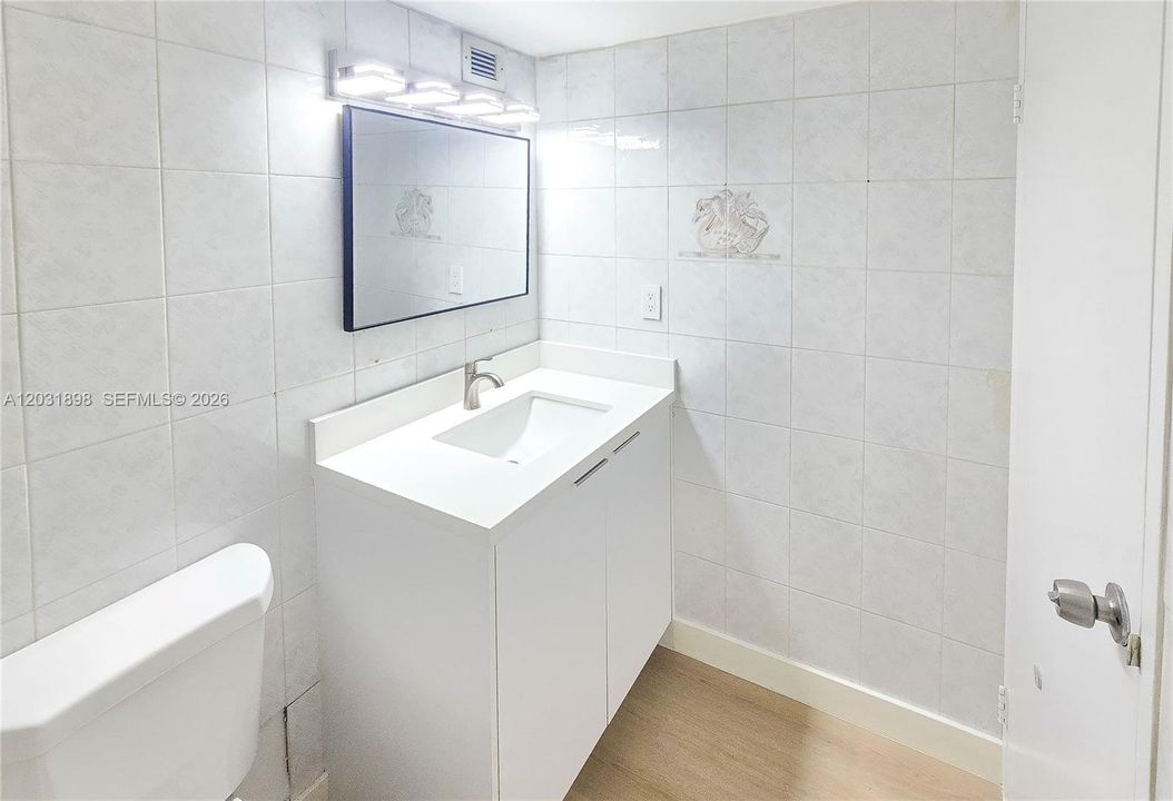 For Rent: $1,850 (1 beds, 1 baths, 640 Square Feet)