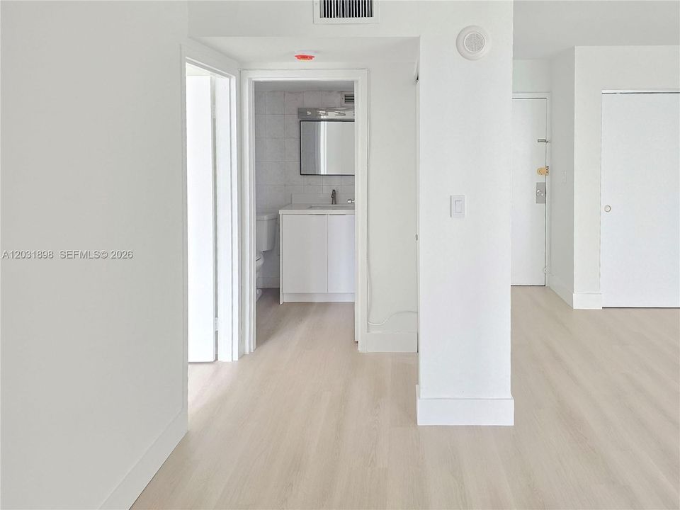 For Rent: $1,850 (1 beds, 1 baths, 640 Square Feet)