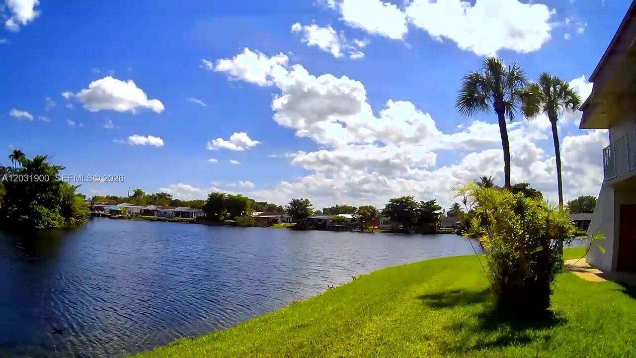 En Venta: $275,000 (2 camas, 1 baños, 952 Pies cuadrados)