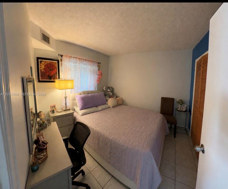 En Venta: $275,000 (2 camas, 1 baños, 952 Pies cuadrados)